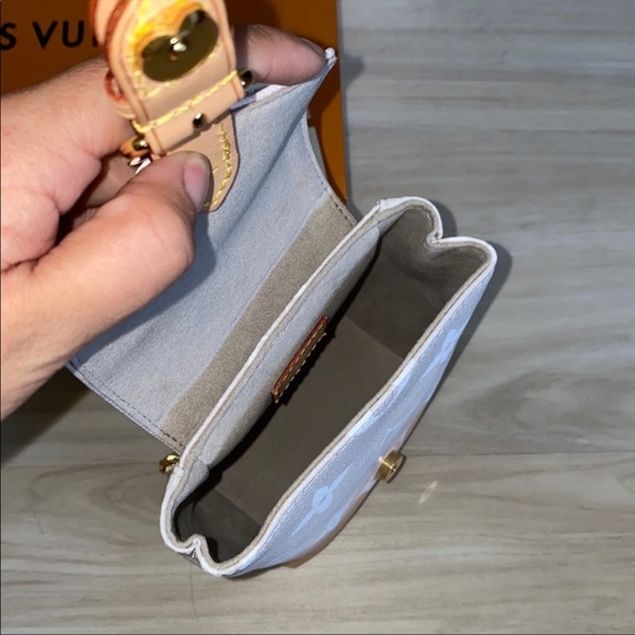 Authentic Louis Vuitton mini back pack Brand new, used once - Picture 4 of 5